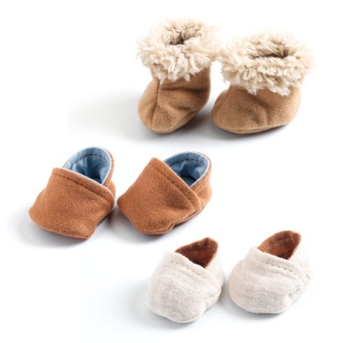 3 pairs of slippers