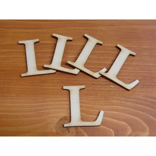 Natúr fa - Betű Carmen 5db/csomag 5cm