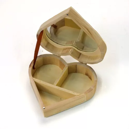 Fa tükrös szív doboz