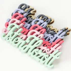   Fa "Isten Hozott" felirat vegyes színek 10cm 6db/csomag