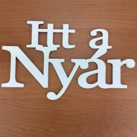   Fa - "Itt a Nyár" felirat koszorúra fehér 8x14cm