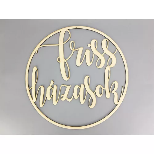 Natúr fa - "Friss házasok" felirat keretben  40cm