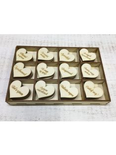 Natúr fa - Doboz gravírozott szívekkel  60db szív/csomag