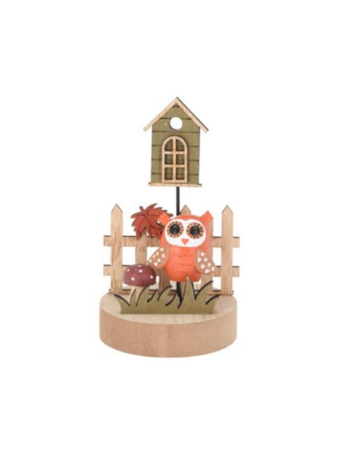 Őszi dekorációs figura (narancssárga bagoly bordó gombával fa hengeren kerítéssel és házikóval)