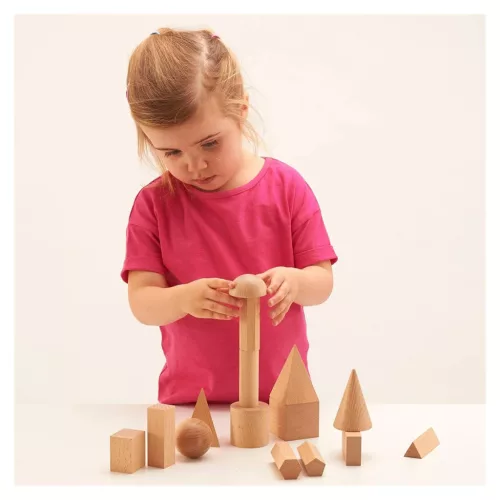 Fából készült 3D geometriai formák