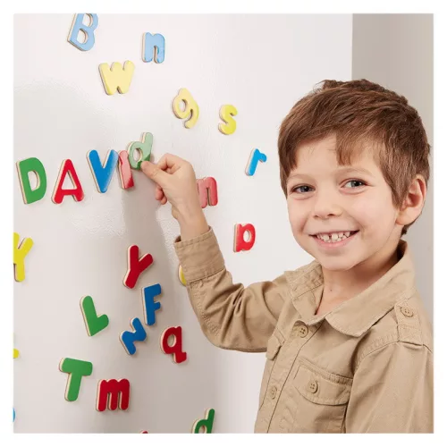 Mágneses betűk fából, 52 darabos készlet, Melissa & Doug