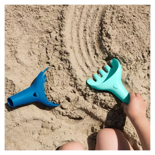 Raki, homokozó lapát és gereblye, kék