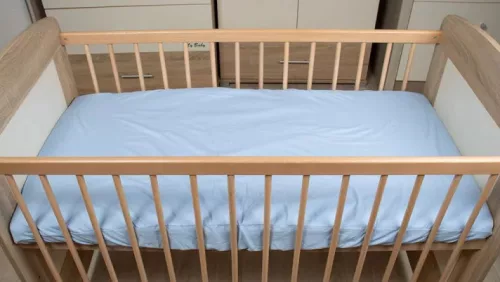Lepedő kiságyba  gumis szegéllyel 60x120-70x140cm V KÉK 